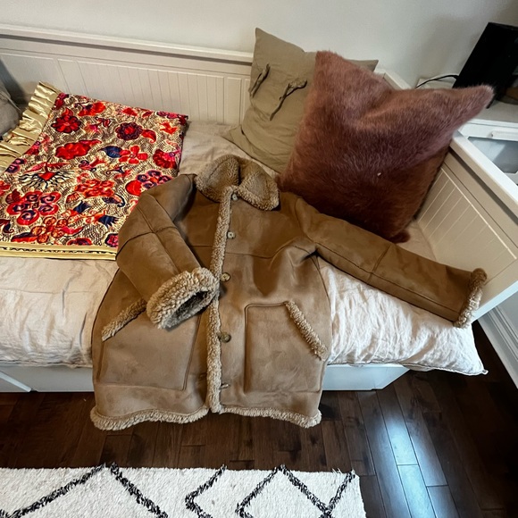 Brand new Aritzia (Wilfred) sheepskin jacket. - Picture 2 of 3